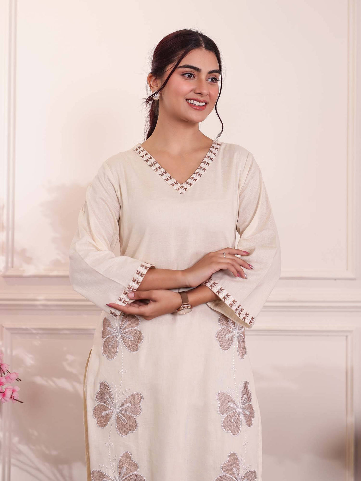 Women Off White Pure Cotton Embroidered Kurta | FY93 - view 5