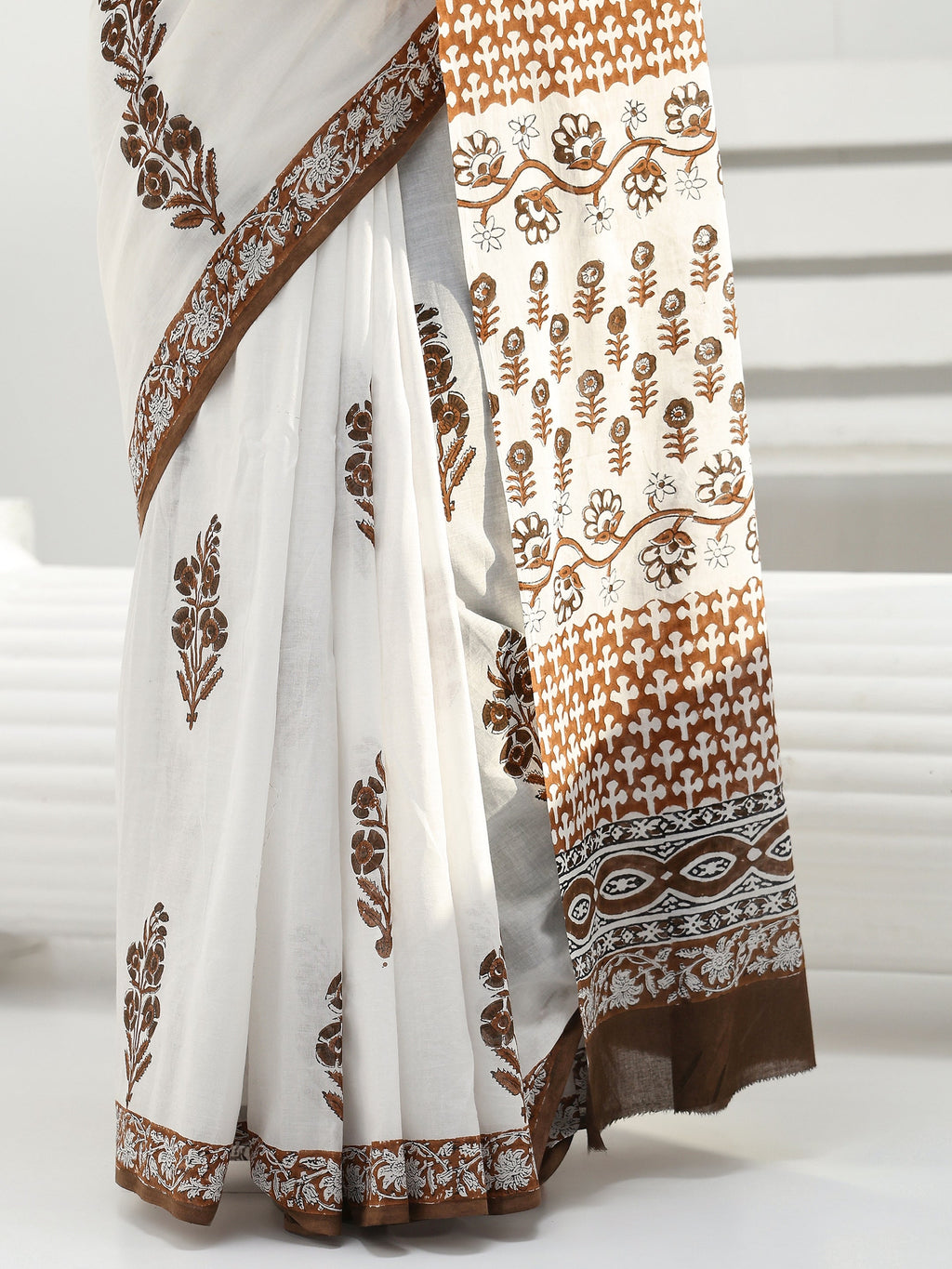 Libas White Floral Sanganeri Print Cotton Saree