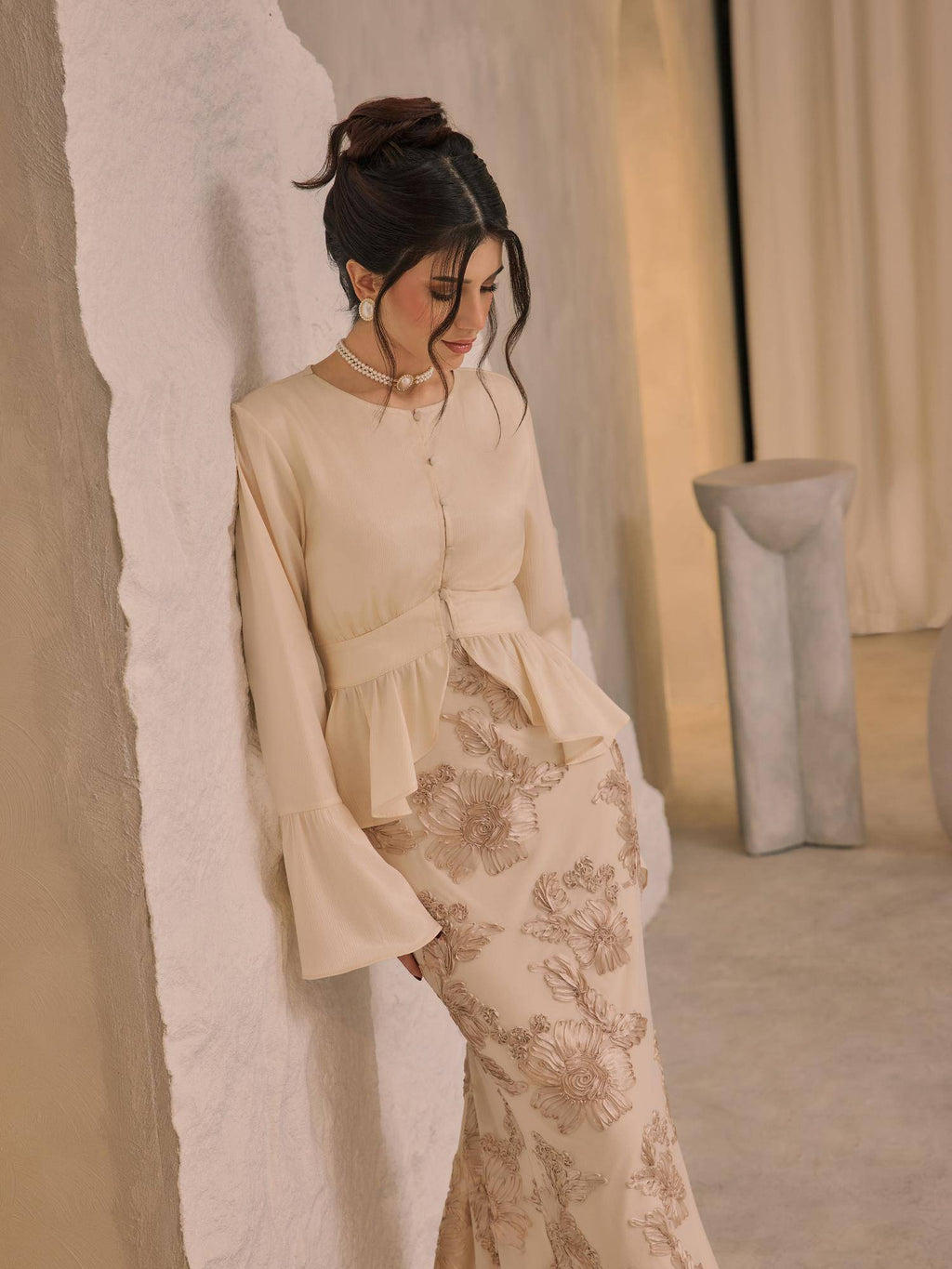 Round Neckline Ruffle Hem Blouse | S67 - view 1
