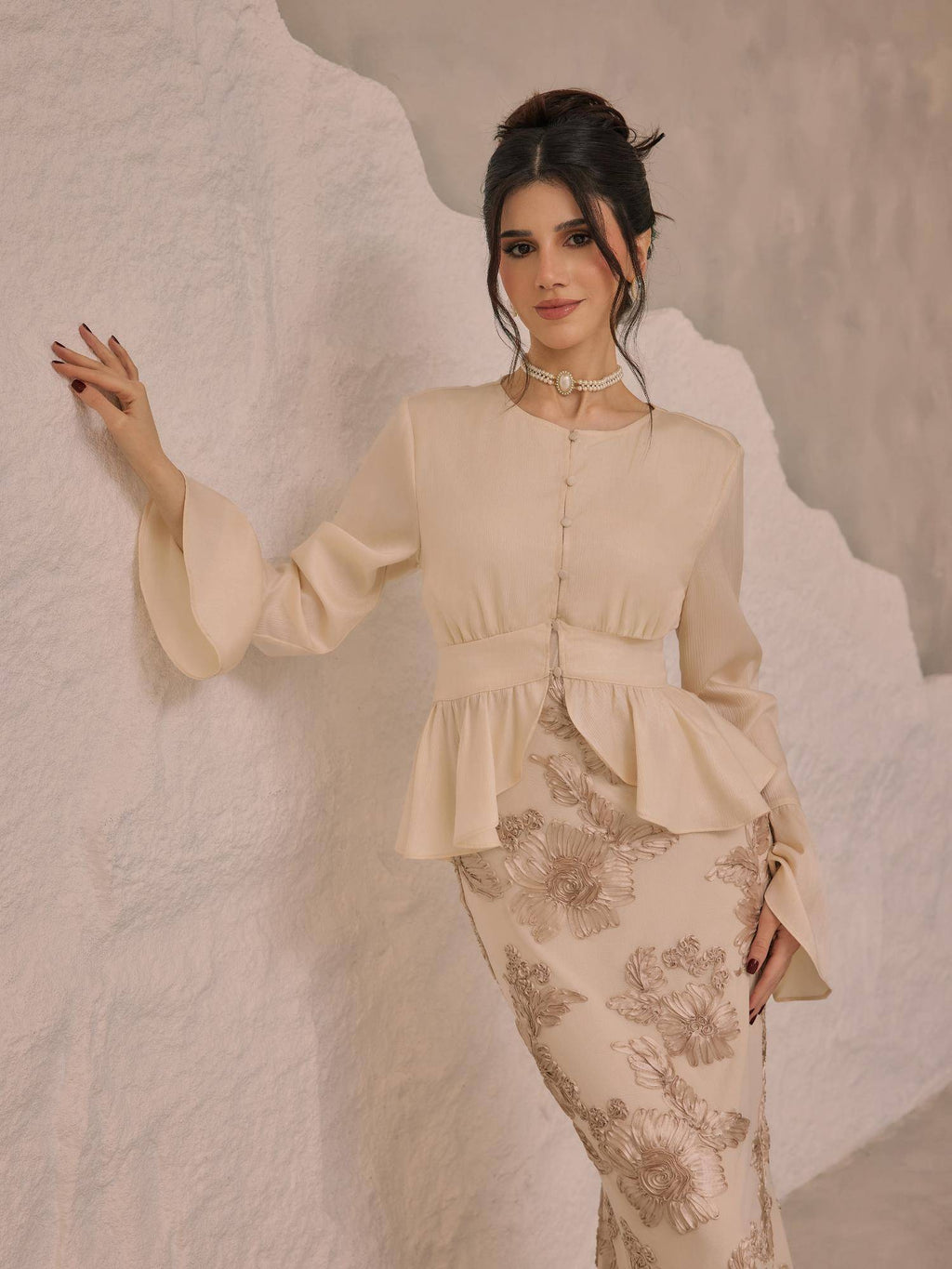 Round Neckline Ruffle Hem Blouse | S67 - view 6