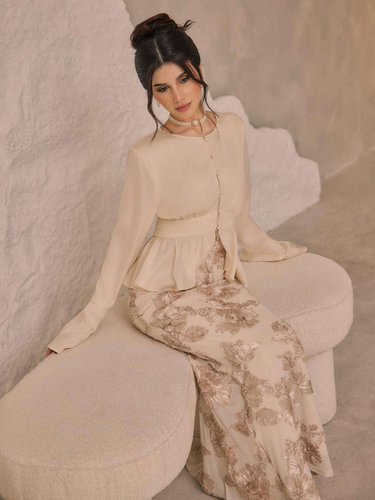 Round Neckline Ruffle Hem Blouse | S67 - view 9