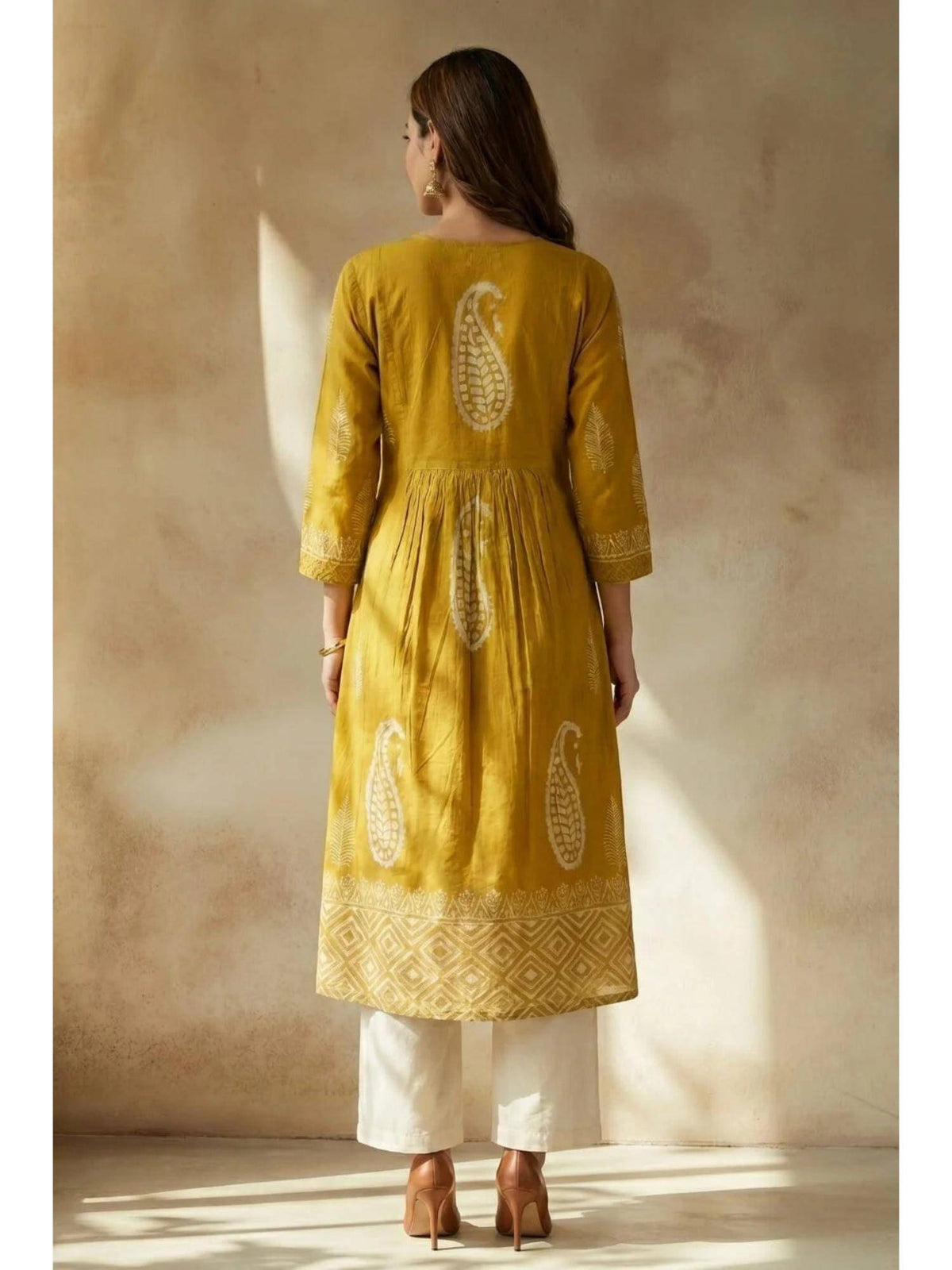 Yellow Sunlit Bloom Embroidered Kurta | FY93 - view 2