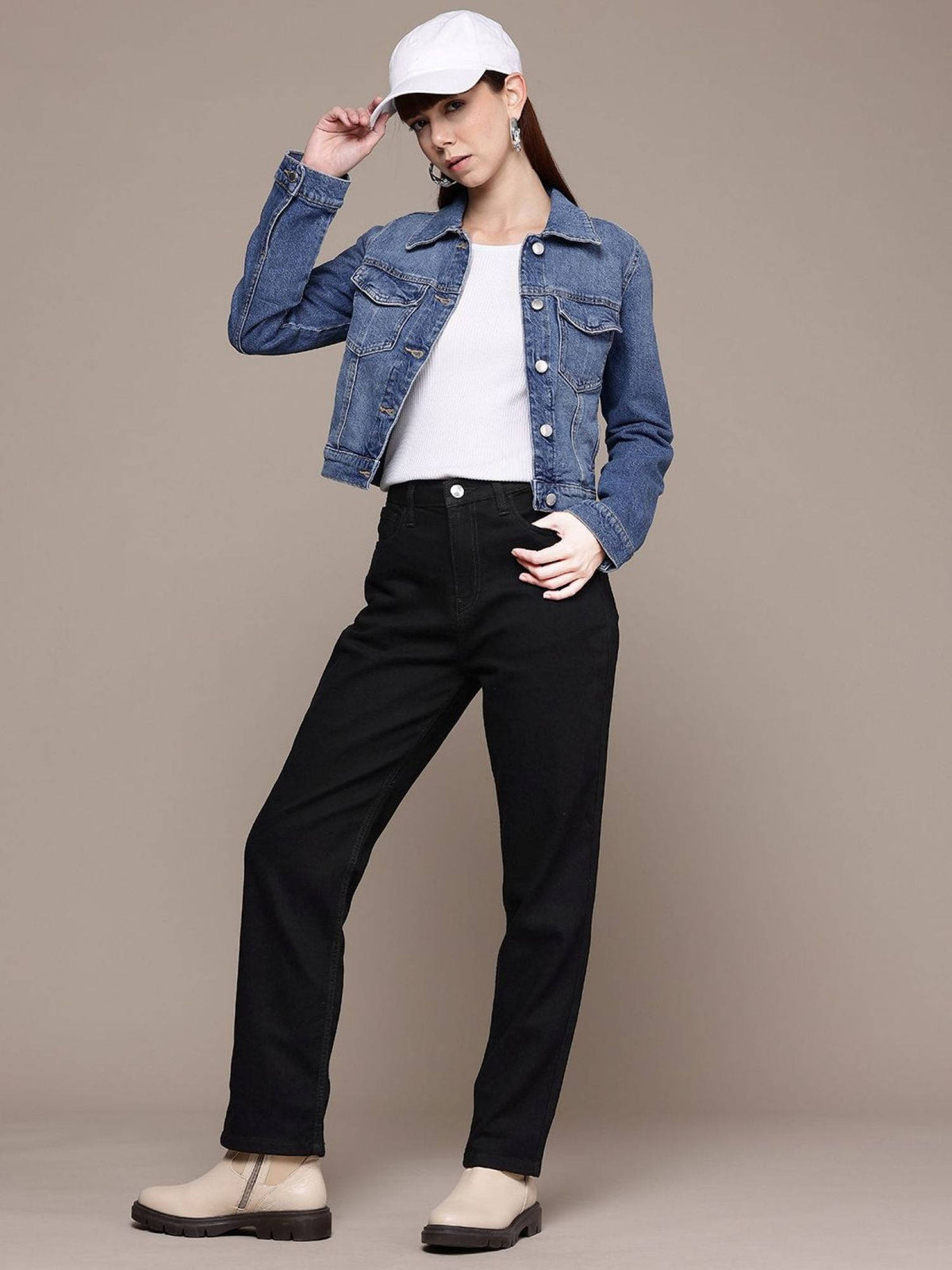 Women Black Straight Fit Solid Mid-Rise Jeans | ST23 - view 5