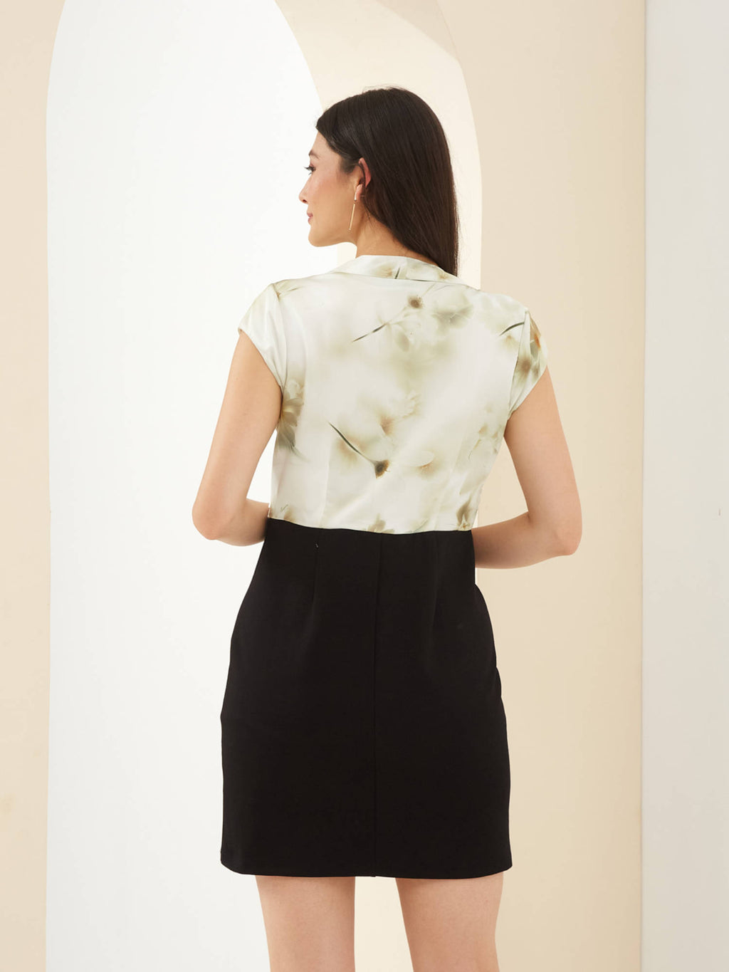 Women White V-Neck Cap Sleeve Bodycon Floral Casual Dress | D56 - view 2