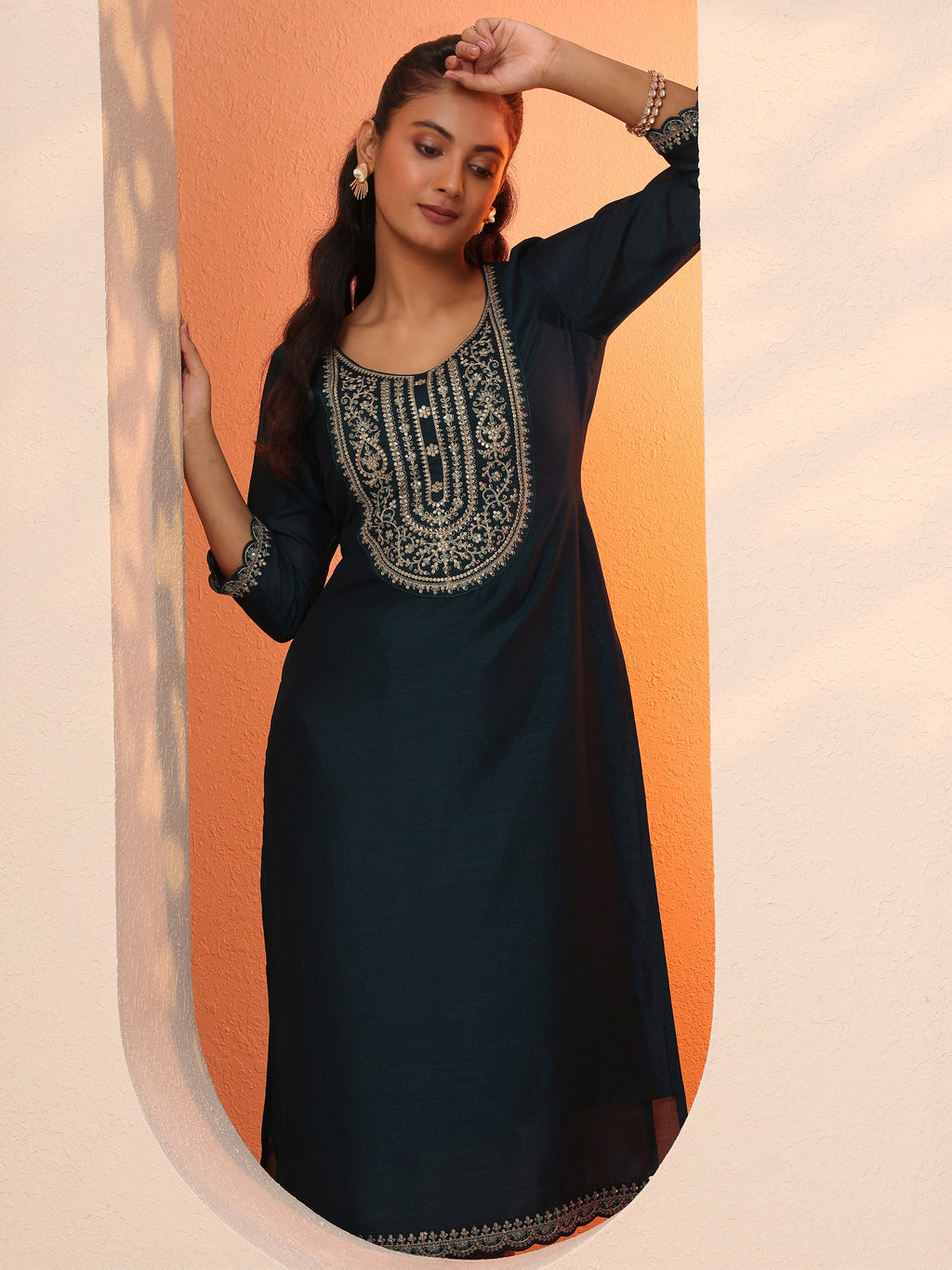 Gerua Teal Embroidered Silk Blend Straight Kurta