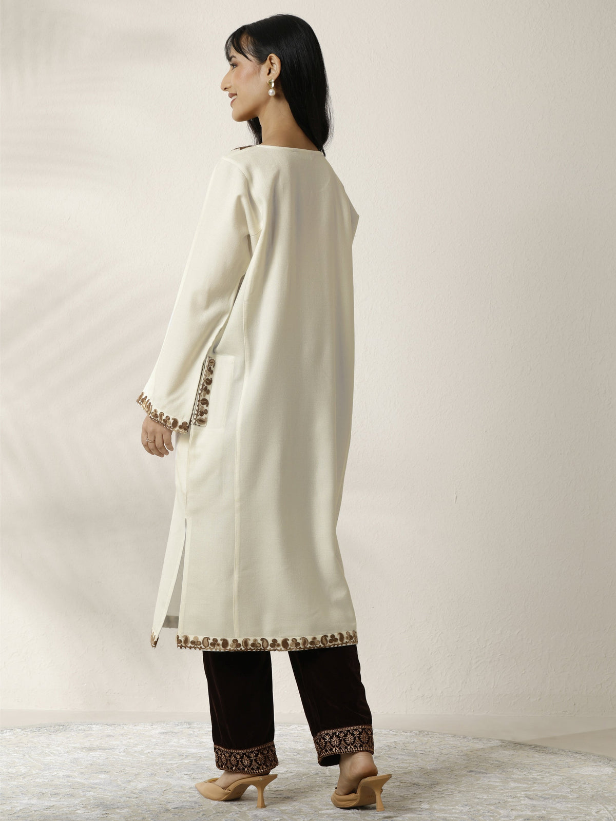 Libas White Embroidered Wool Straight Kurta