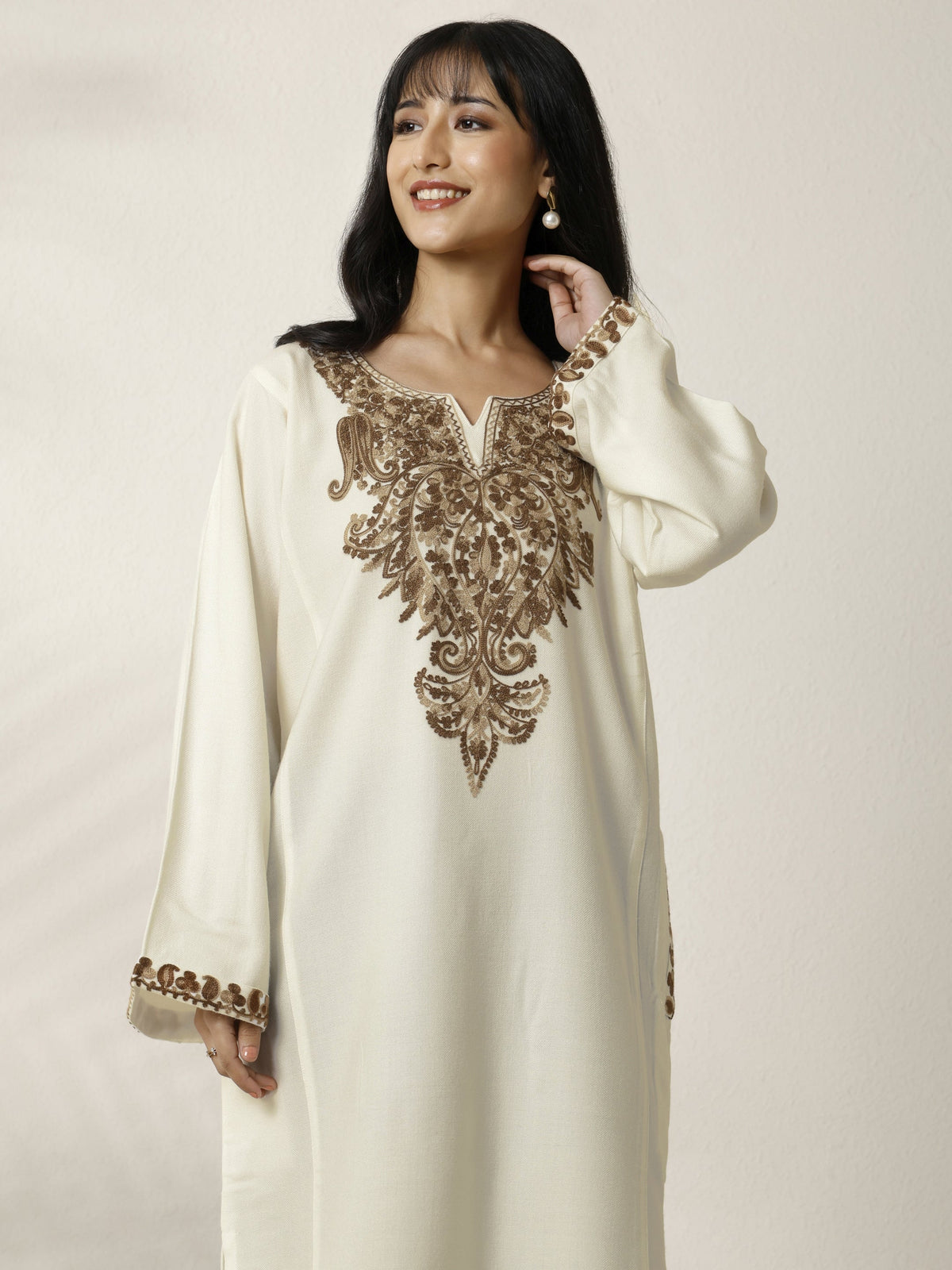 Libas White Embroidered Wool Straight Kurta