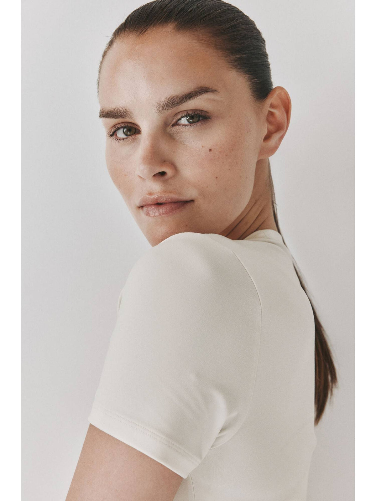 Women White Lightweight Yoga Top With Soft move | TT89 - view 4