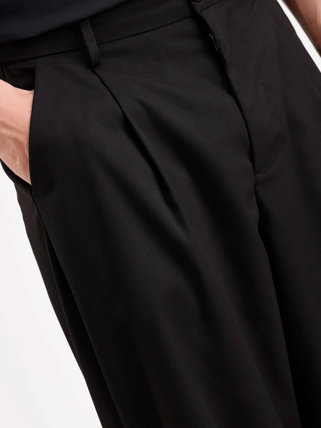 Baggy Fit Pleated Trouser | Black
