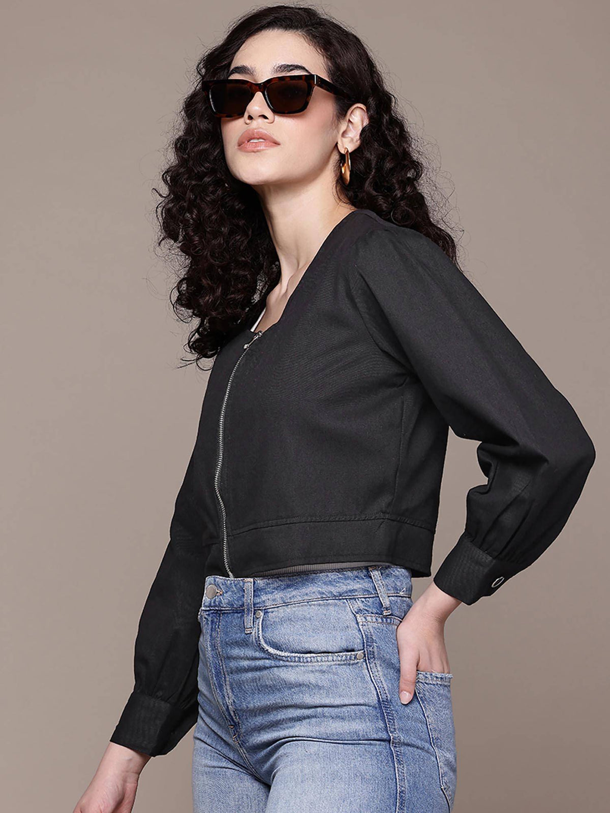 Women Solid Taupe Sweetheart Neck Crop Jacket | JC78 - view 6