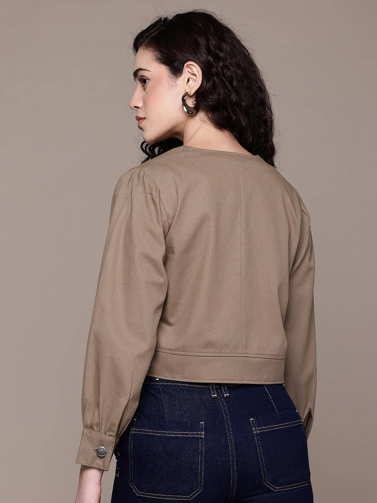 Women Solid Taupe Sweetheart Neck Crop Jacket | JC78 - view 2