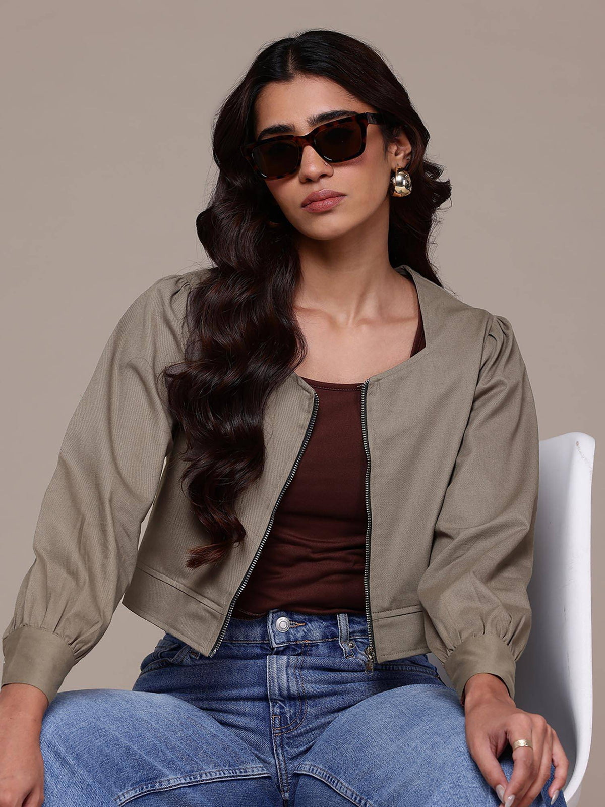 Women Solid Taupe Sweetheart Neck Crop Jacket | JC78 - view 11