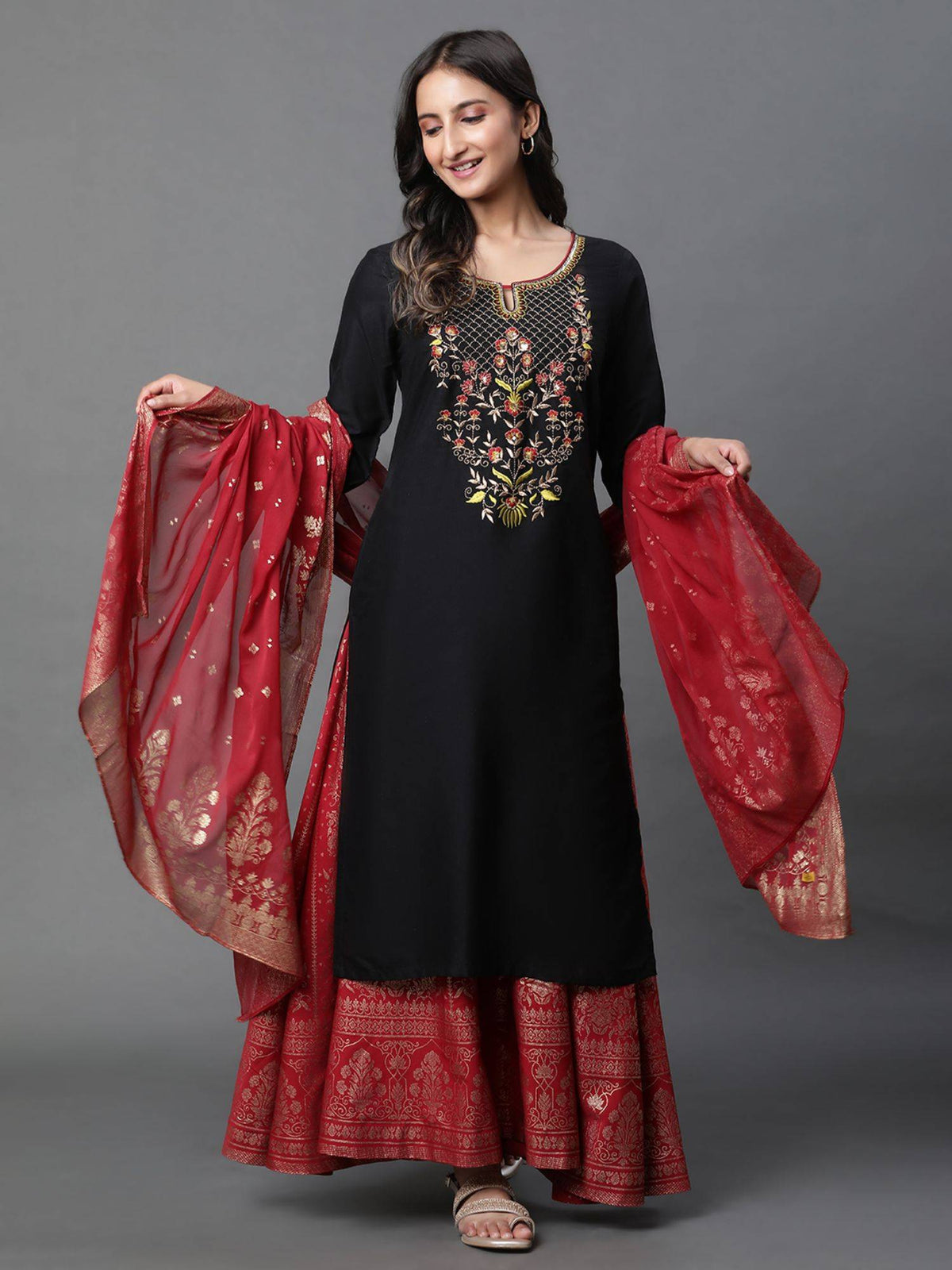 Women Navy Blue Embroidered Three Fourth Sleeves Round Neck Kurta | KDG - view 12