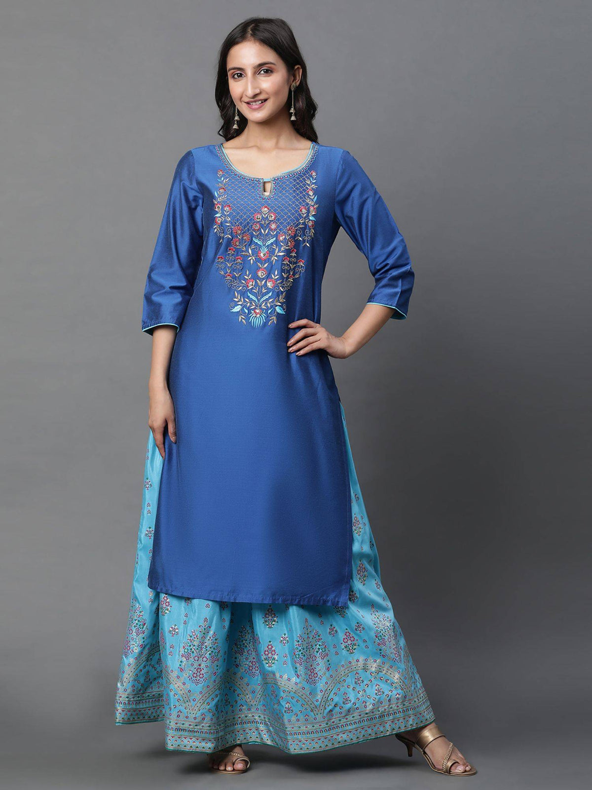Women Navy Blue Embroidered Three Fourth Sleeves Round Neck Kurta | KDG - view 2