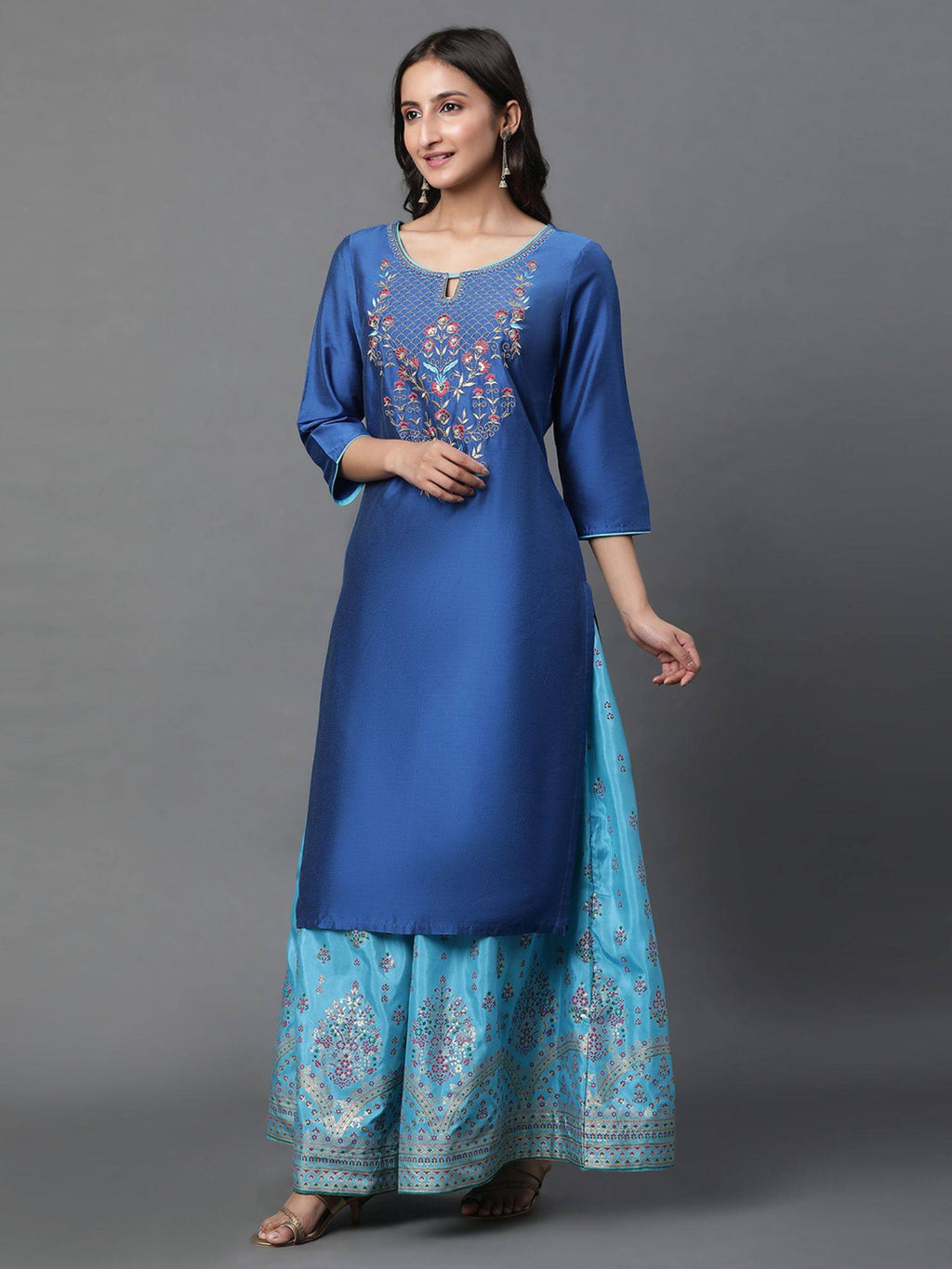 Women Navy Blue Embroidered Three Fourth Sleeves Round Neck Kurta | KDG - view 3