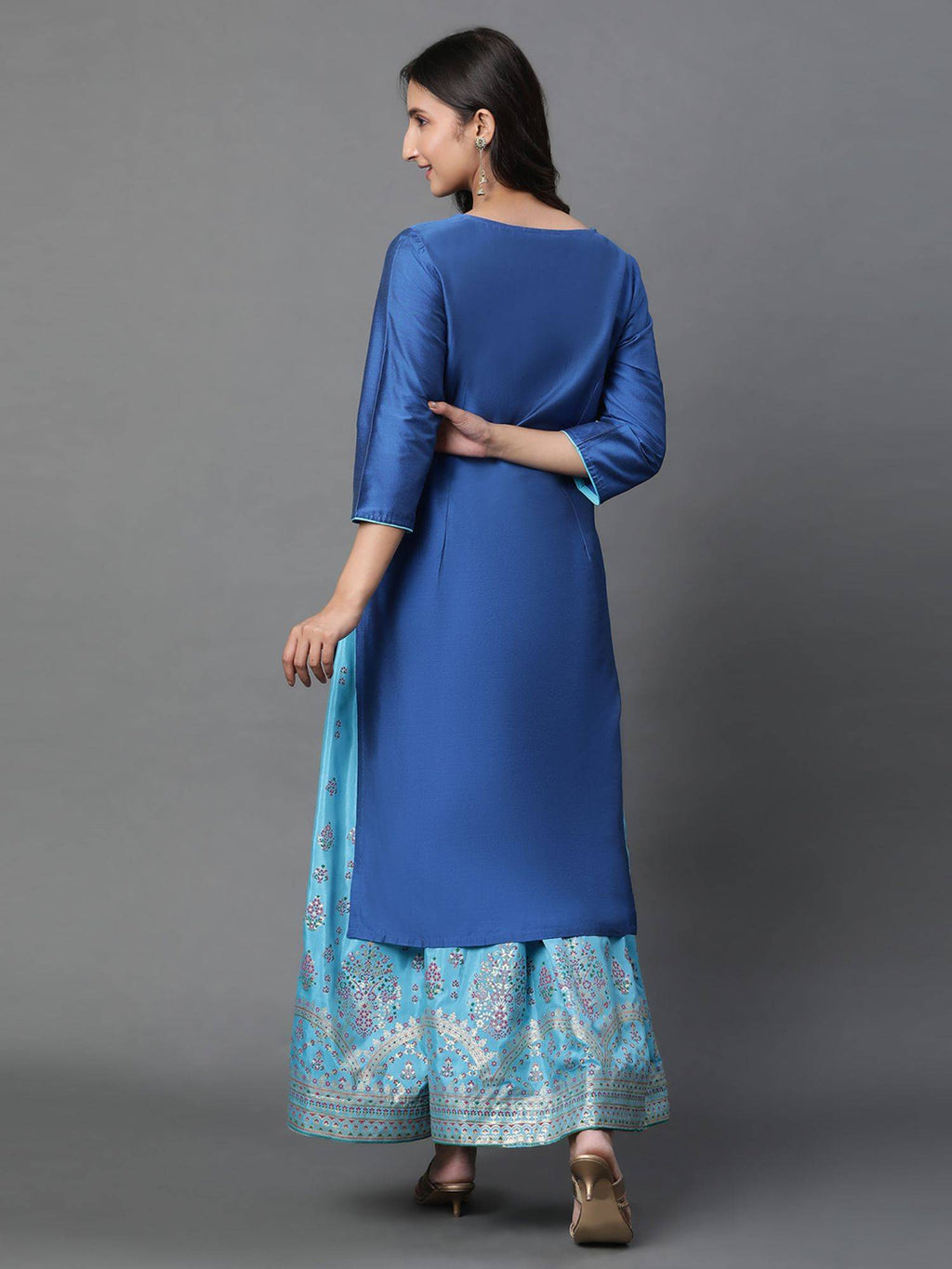 Women Navy Blue Embroidered Three Fourth Sleeves Round Neck Kurta | FY93 - view 4