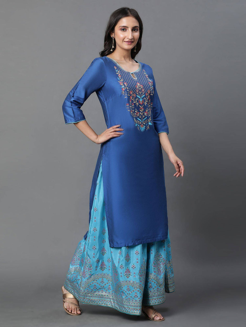 Women Navy Blue Embroidered Three Fourth Sleeves Round Neck Kurta | KDG - view 5
