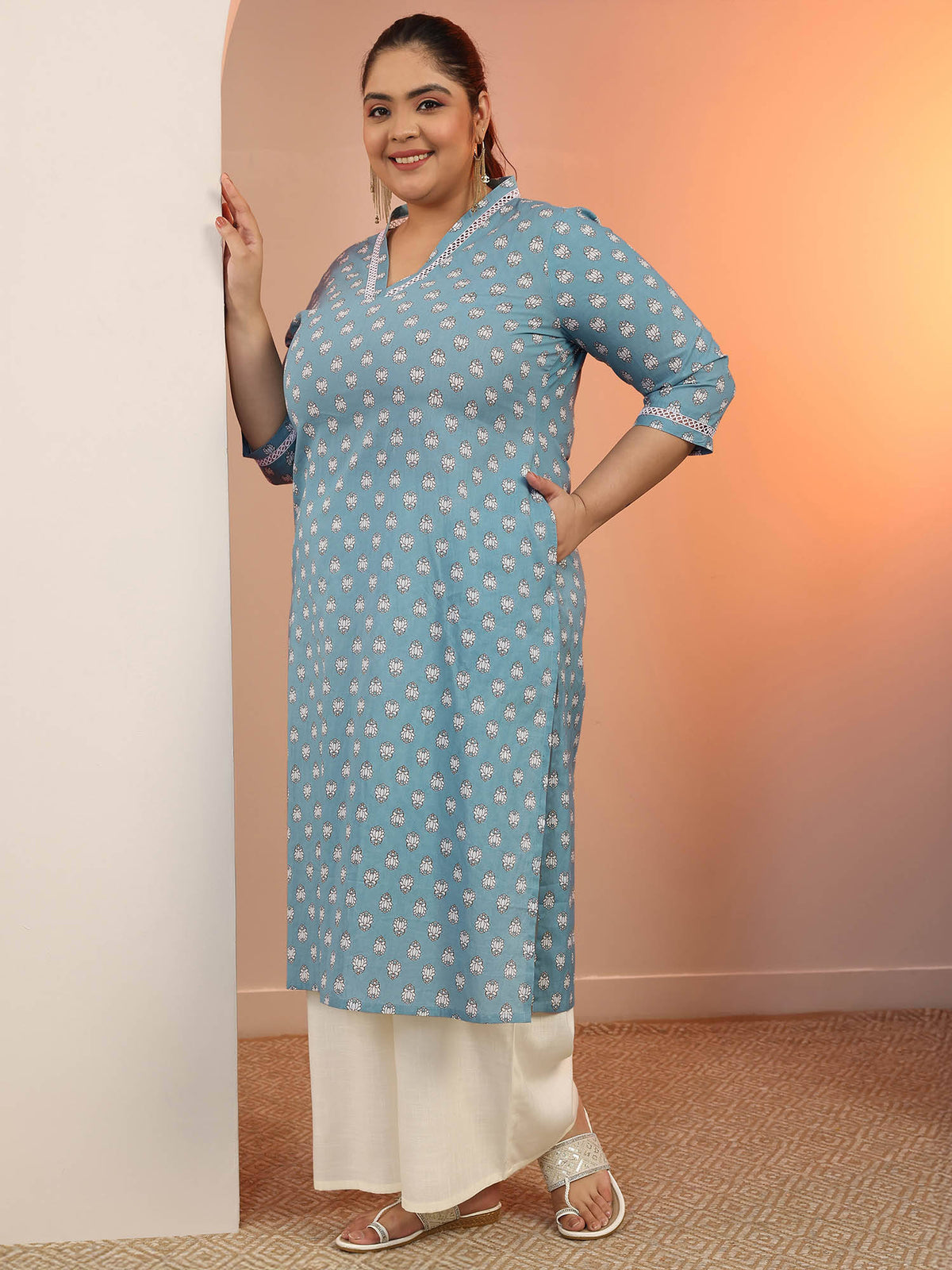 Plus Size Women Plus Size Women Cotton Blue V-Neck Kurta | FY93 - view 3