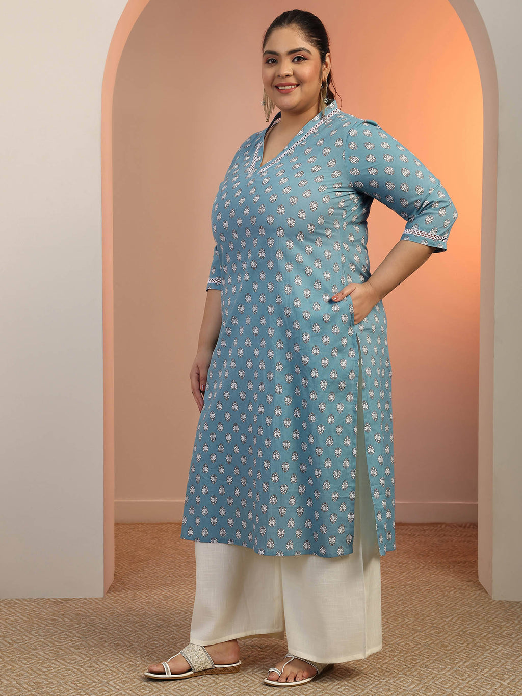 Plus Size Women Plus Size Women Cotton Blue V-Neck Kurta | U3S - view 5