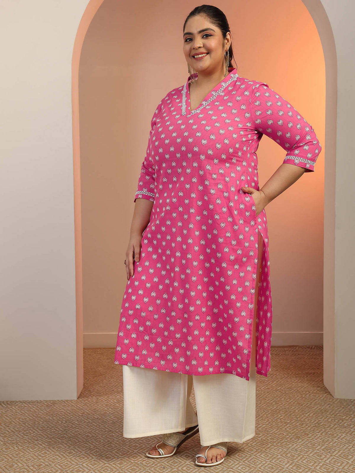 Plus Size Women Plus Size Women Cotton Blue V-Neck Kurta | U3S - view 10