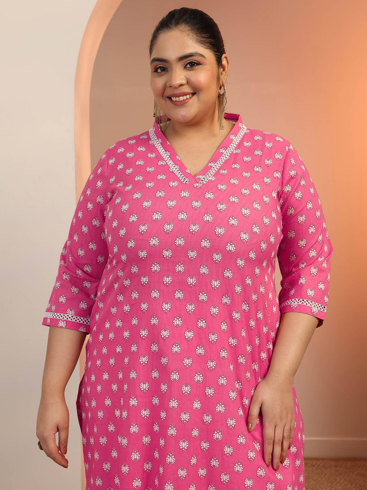 Plus Size Women Plus Size Women Cotton Blue V-Neck Kurta | U3S - view 12