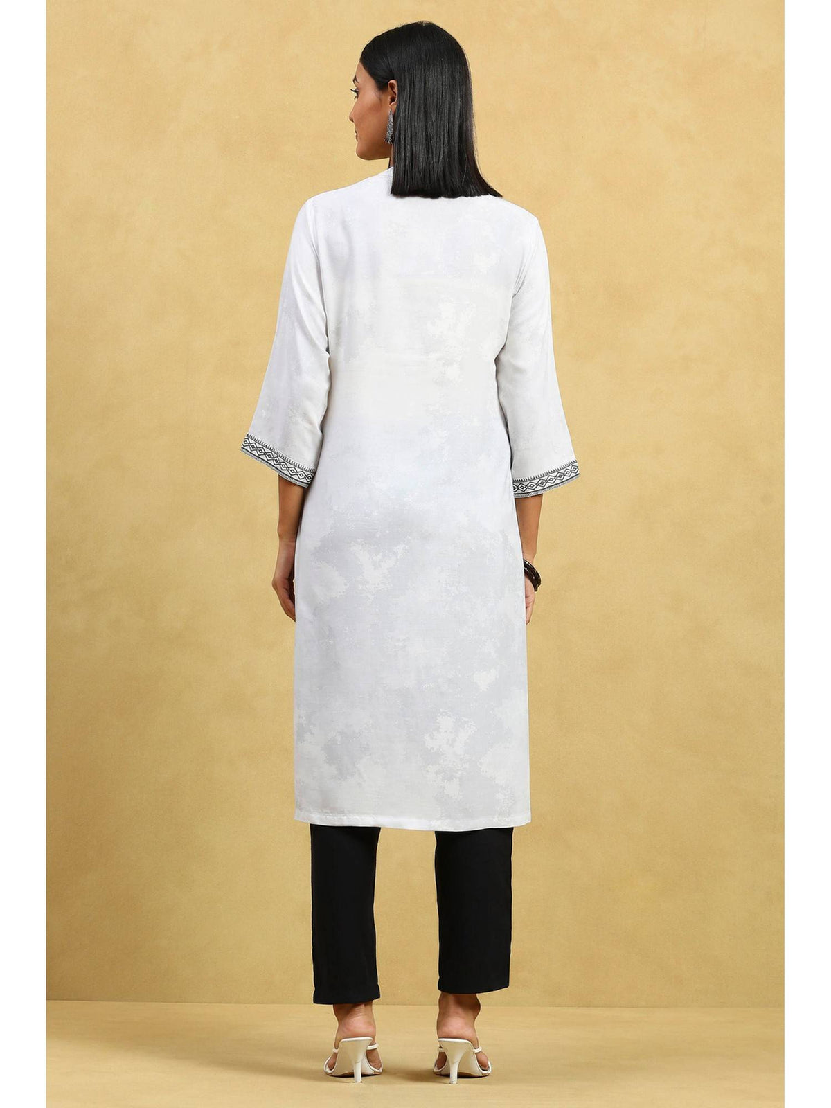 Women White Floral Straight Rayon Kurta | U3S - view 4