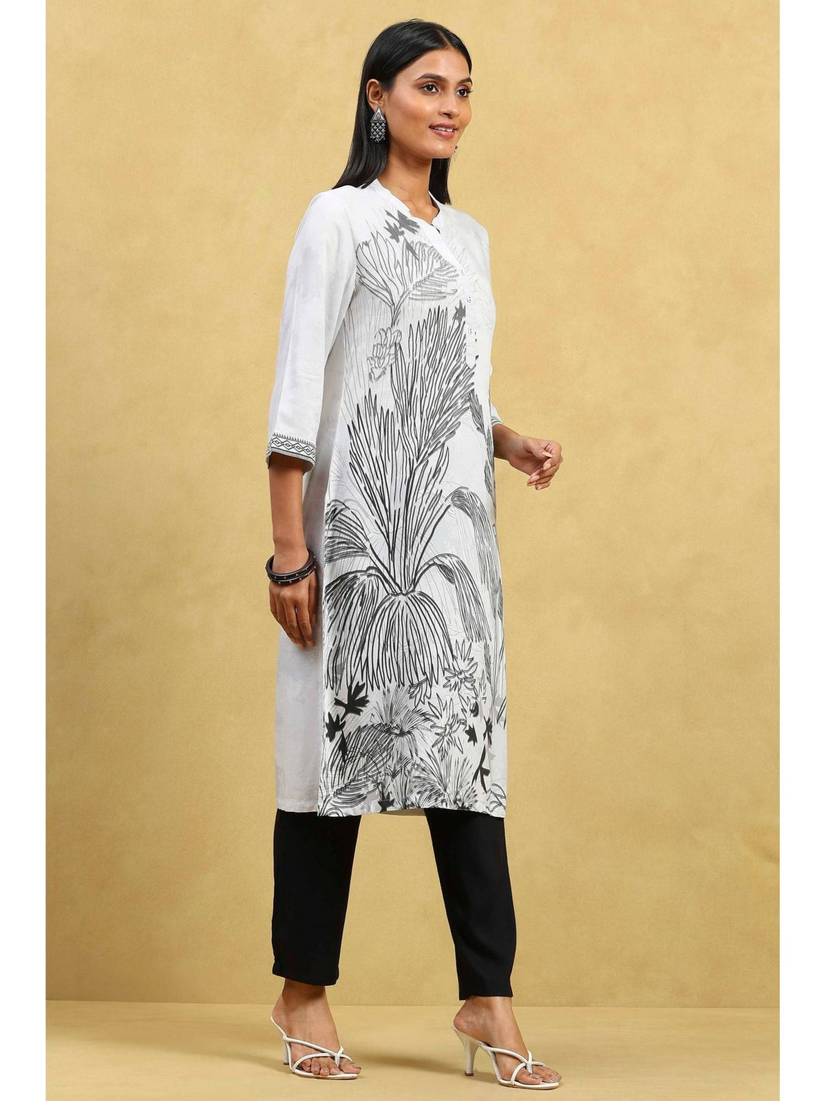 Women White Floral Straight Rayon Kurta | U3S - view 5