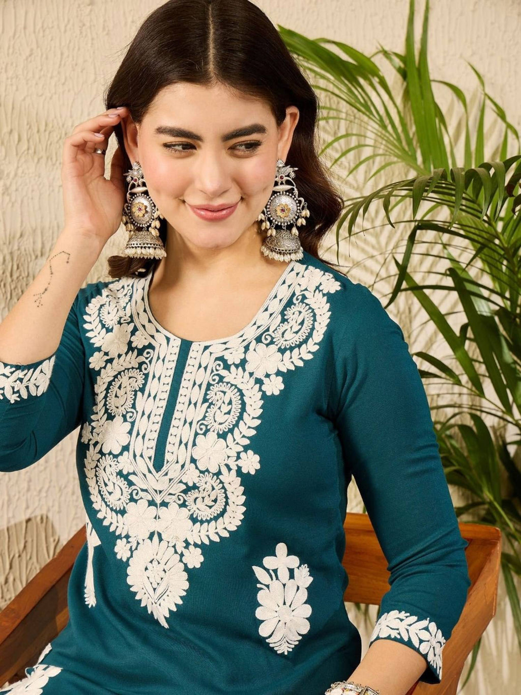 Women Red Viscose Rayon Embroidered Straight Kurta | FY93 - view 9