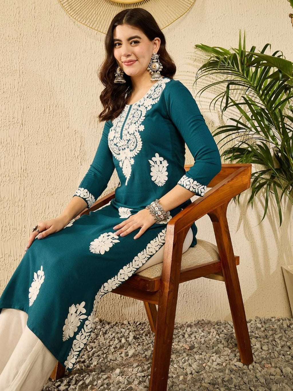 Women Red Viscose Rayon Embroidered Straight Kurta | FY93 - view 13