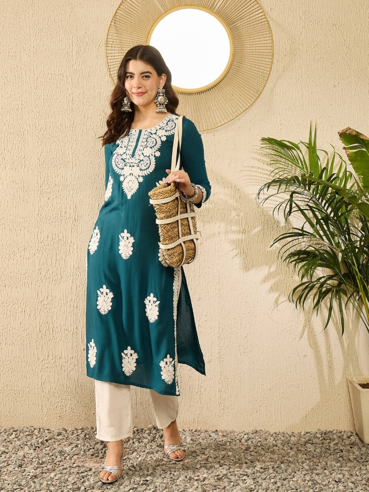 Women Red Viscose Rayon Embroidered Straight Kurta | FY93 - view 14