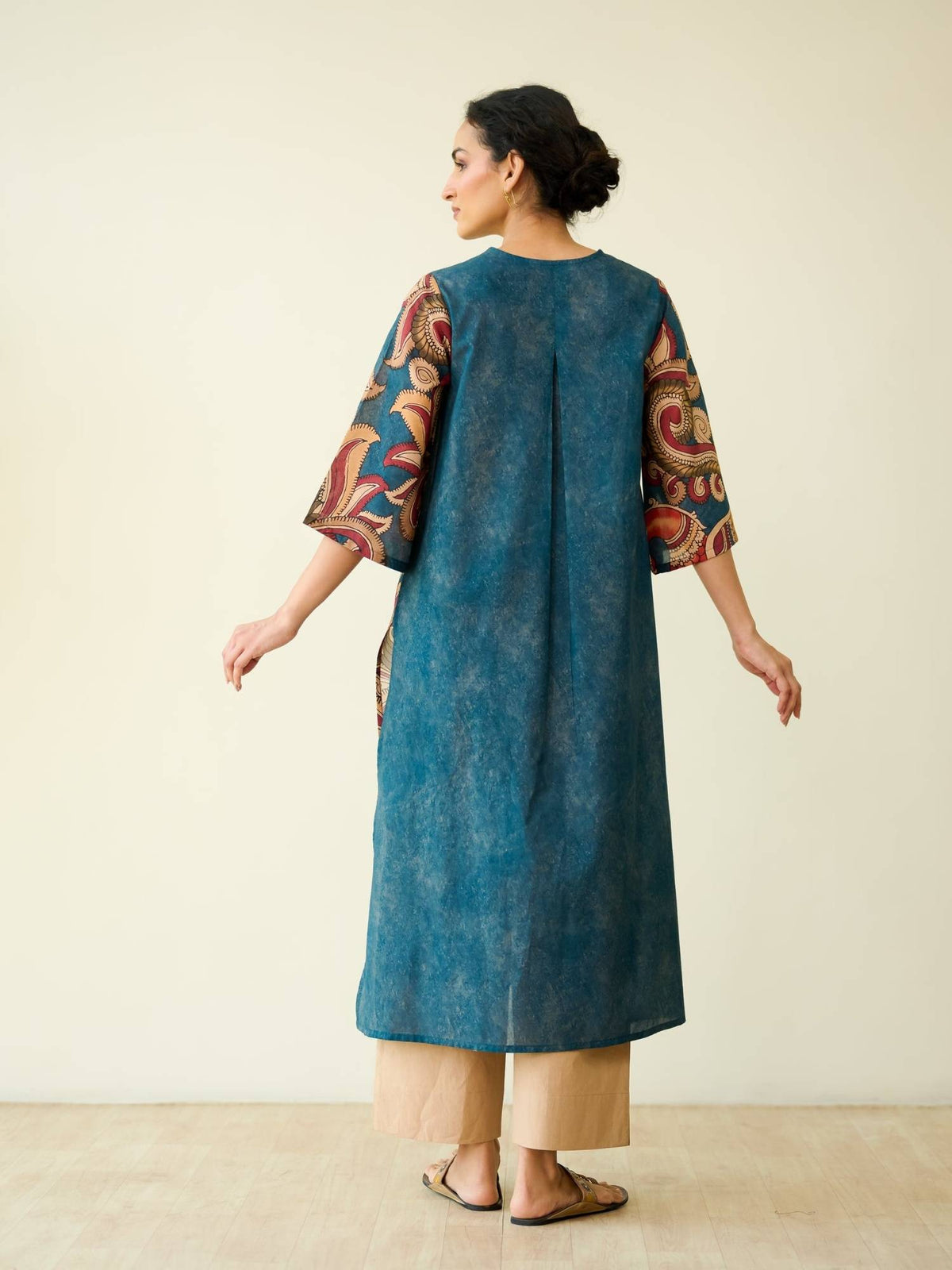 Green Embellished/Sequined Regular Kurta | U3S - view 11