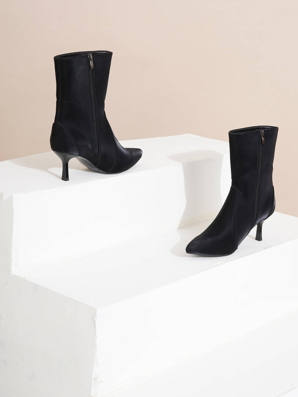 Women Black Solid Casual Boots | BT61 - view 1