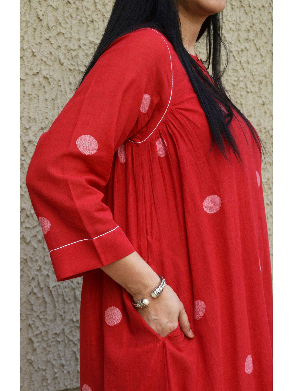 Red Polka Dot Jamdani Kurta With Side Gathers (Set of 2) | FY93 - view 9