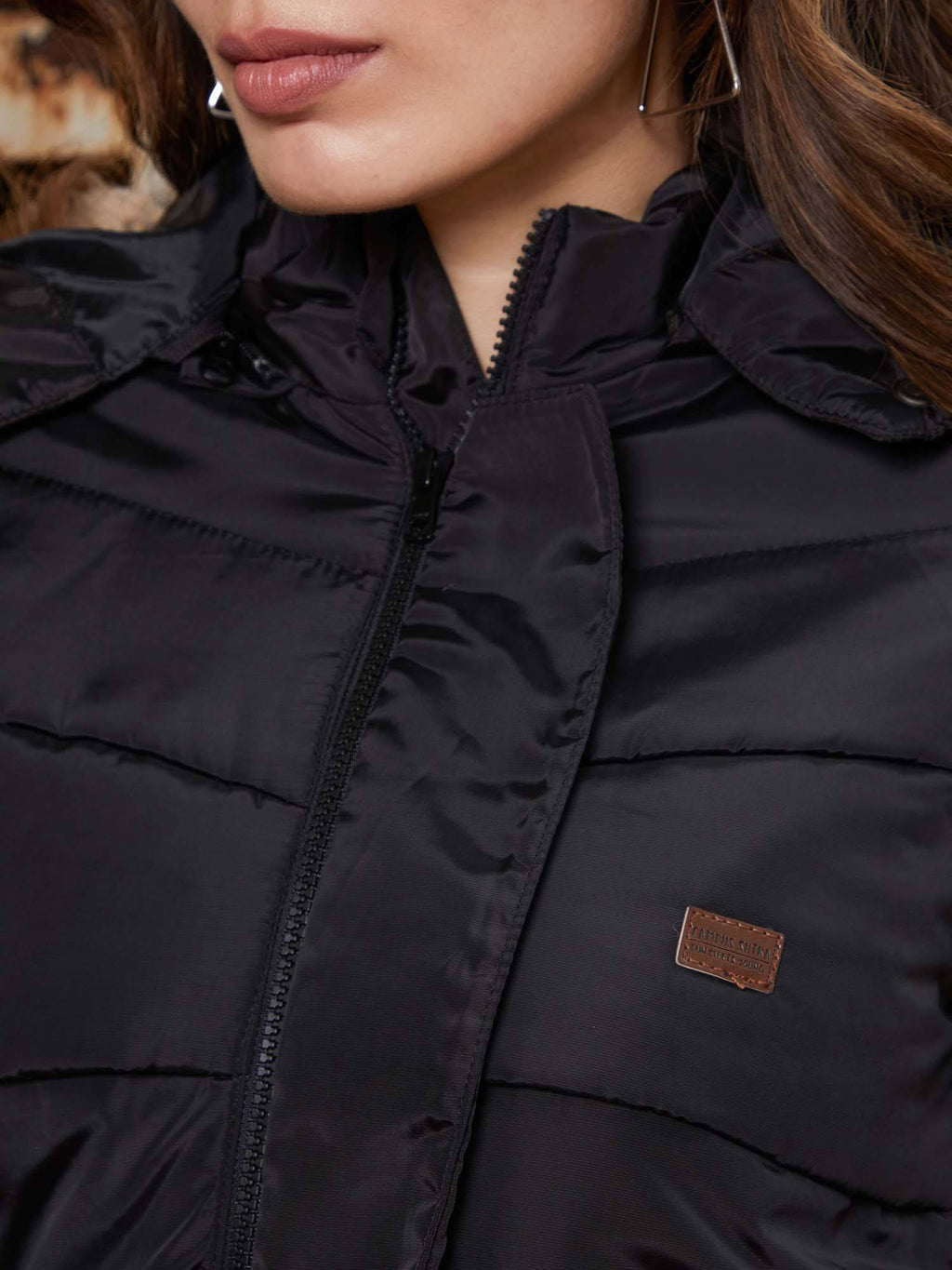 Women Onyx Black Zip-Front Trek Puffer Jacket | JC78 - view 5