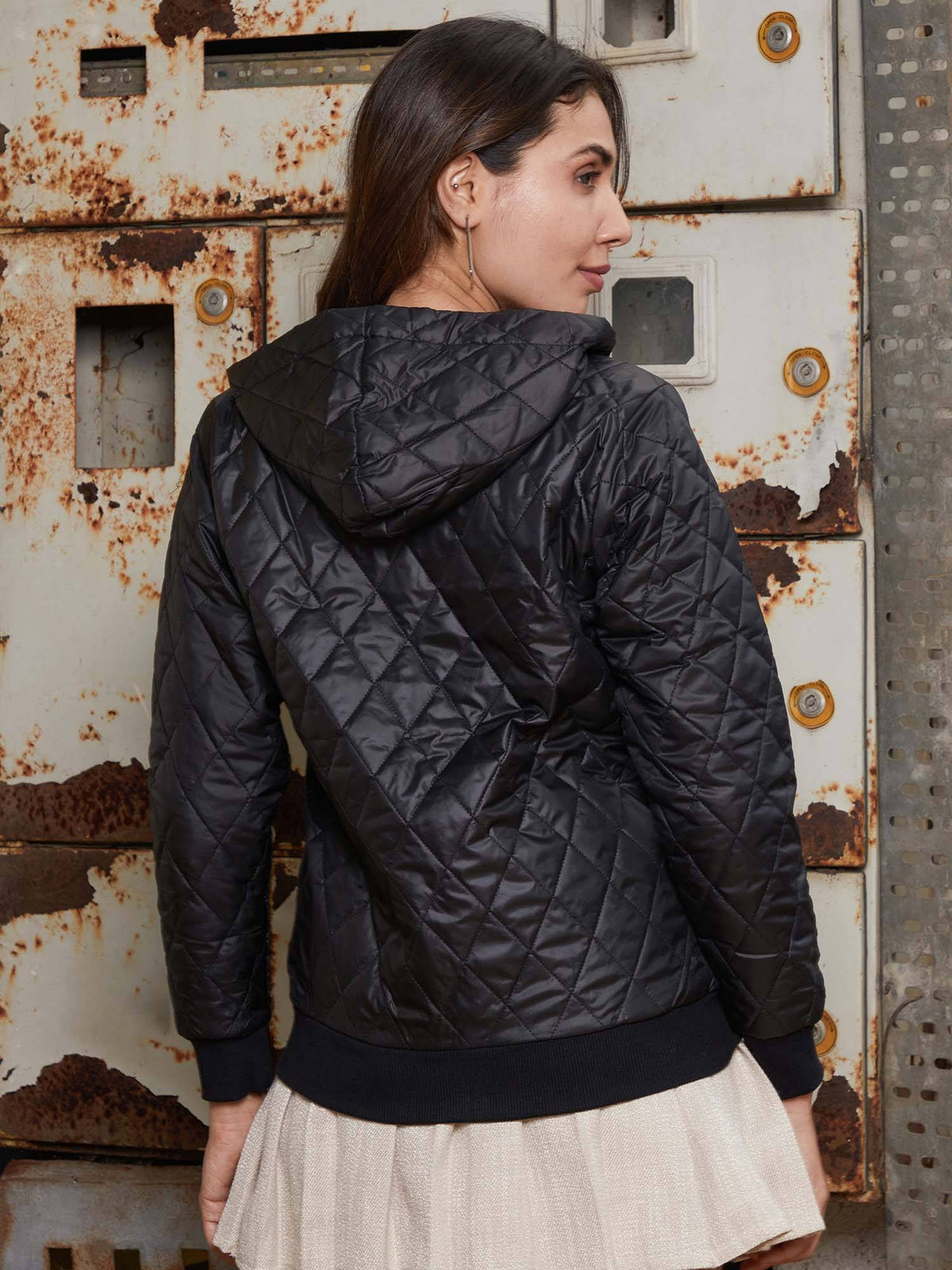 Women Onyx Black Rhombus-Quilted Puffer Jacket | JC78 - view 2