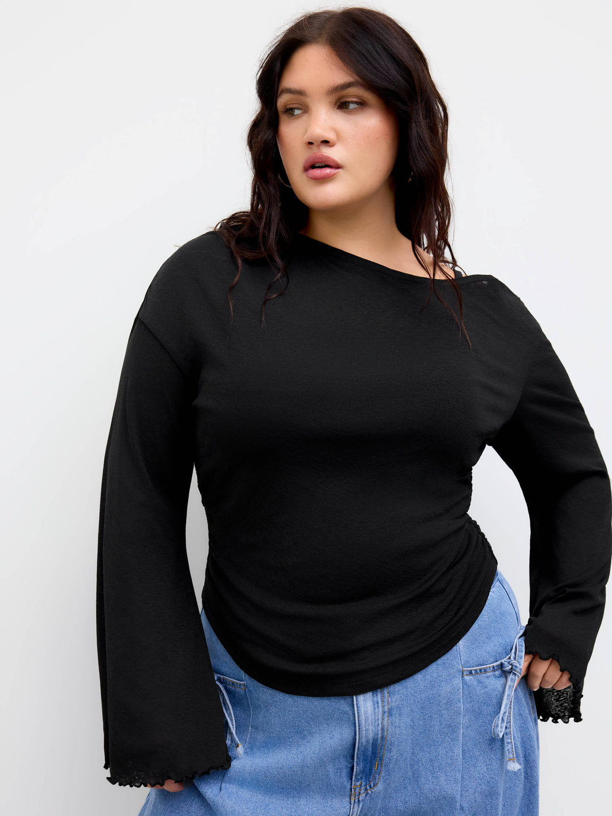 Asymmetrical Neck Ruched Lettuce Trim Tee Curve & Plus | TS56 - view 9