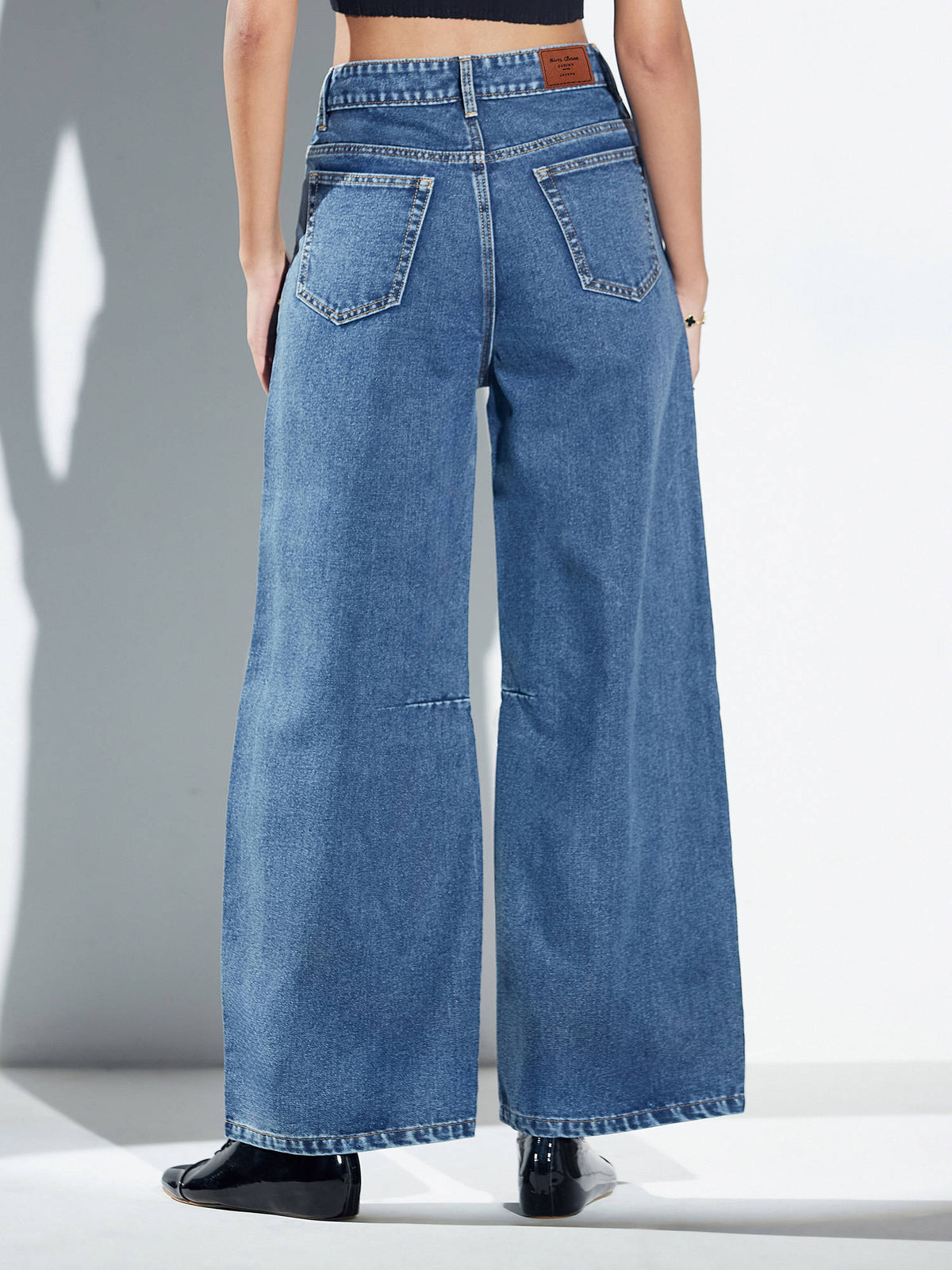 Women Blue Barrel Fit High Rise Whiskered Panelled Denim Jeans | RF89 - view 4
