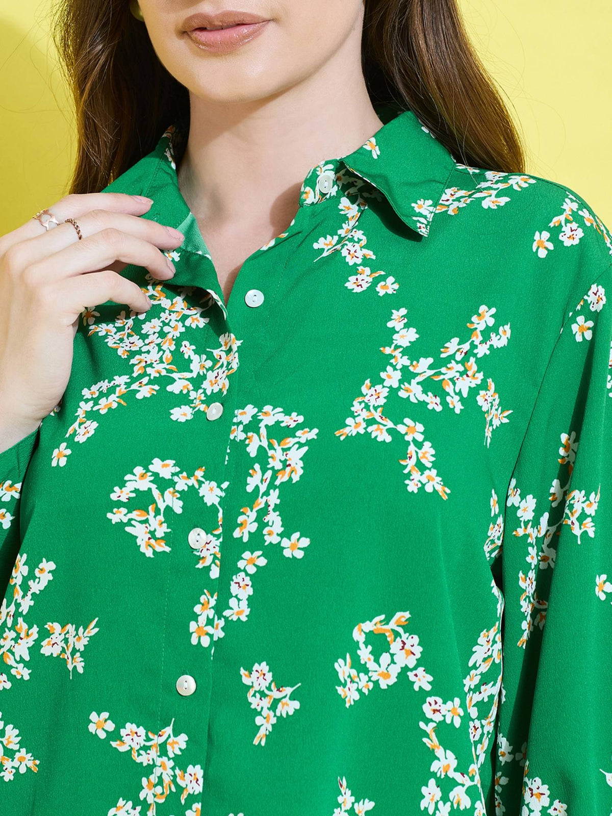 Women Green Comfort Tailored Fit Printed Casual Shirt | S67 - view 5