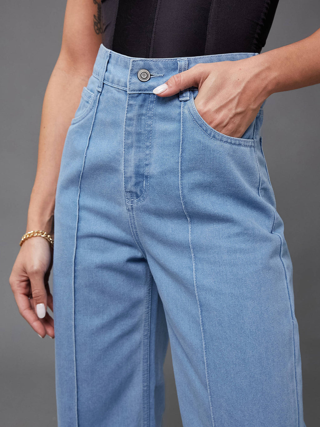 Women Black Solid Regular Fit Jeans | ST23 - view 11