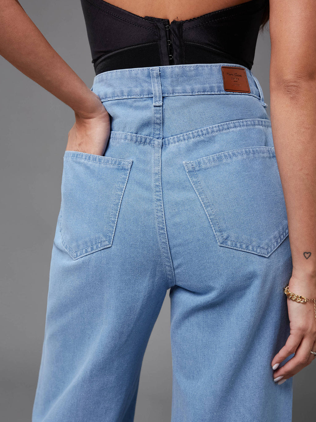 Women Black Solid Regular Fit Jeans | ST23 - view 13