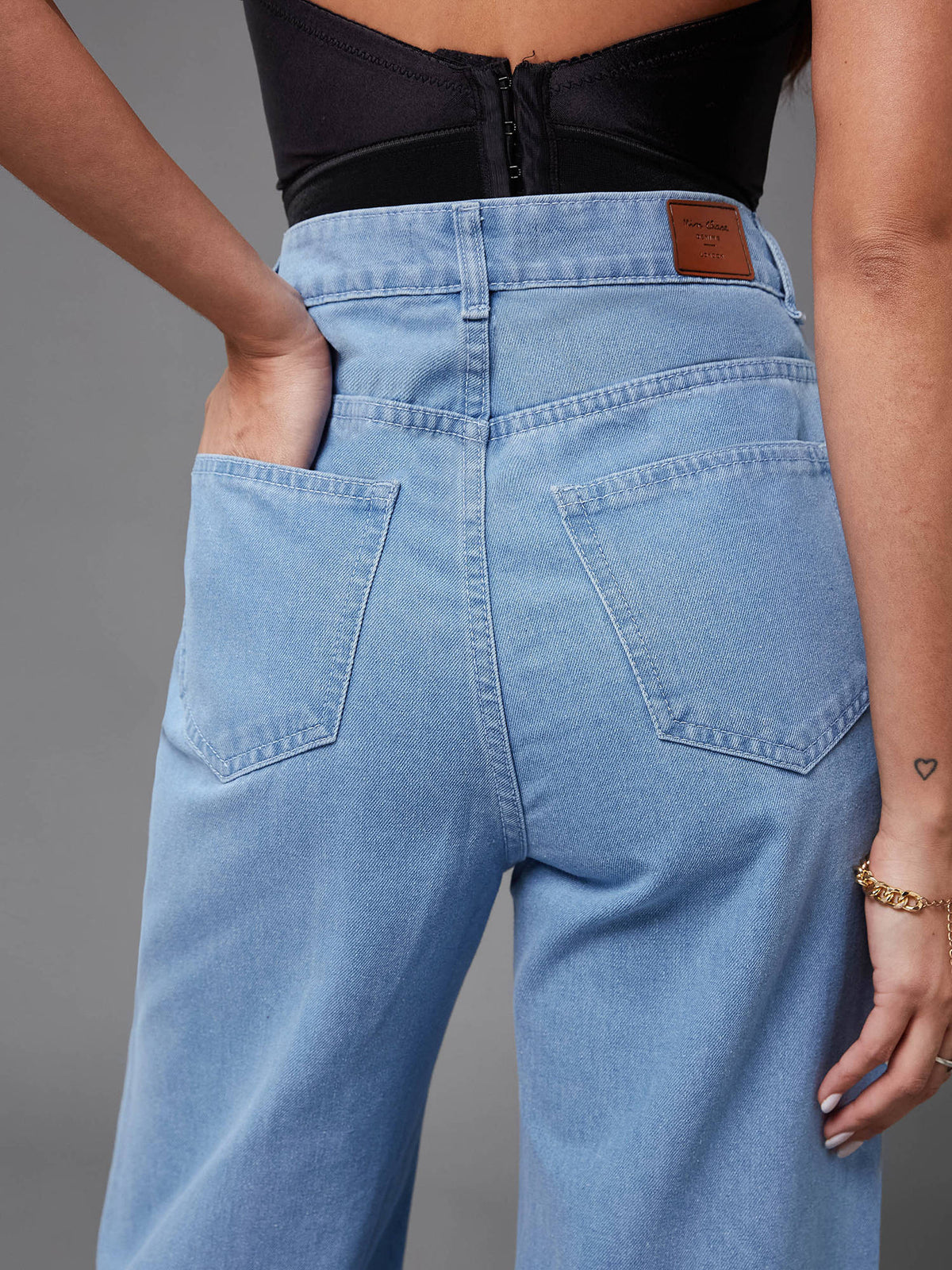 Women Black Solid Regular Fit Jeans | ST23 - view 13