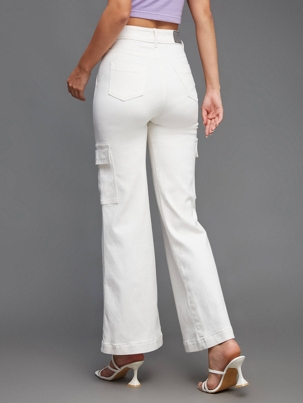 Women Black Solid Regular Fit Jeans | ST23 - view 17