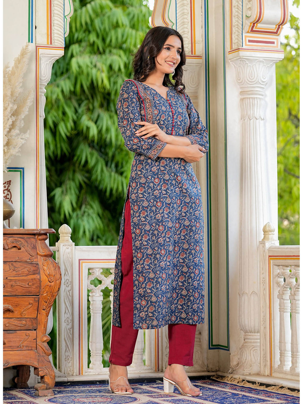 Womens Floral Printed Straight Cotton Navy Blue Kurta | U3S - view 3