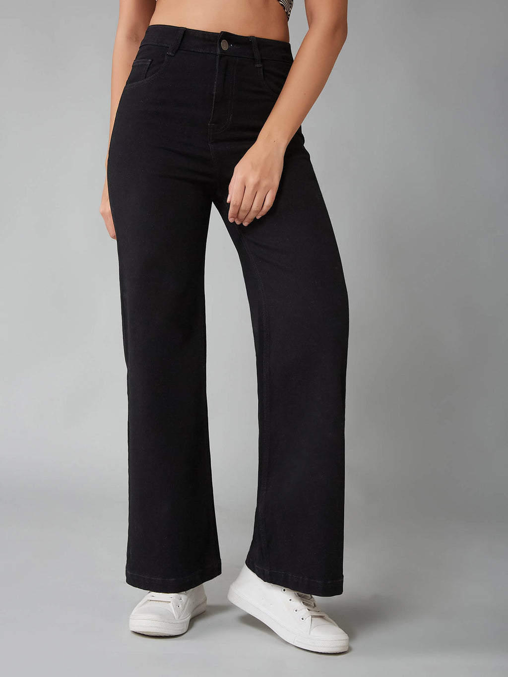 Women's Black Solid Regular Fit Jeans | ST23 - view 1
