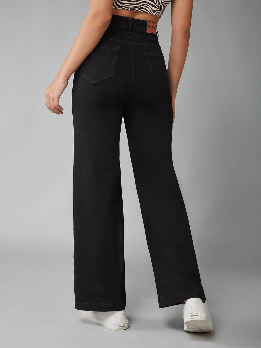 Women's Black Solid Regular Fit Jeans | ST23 - view 4