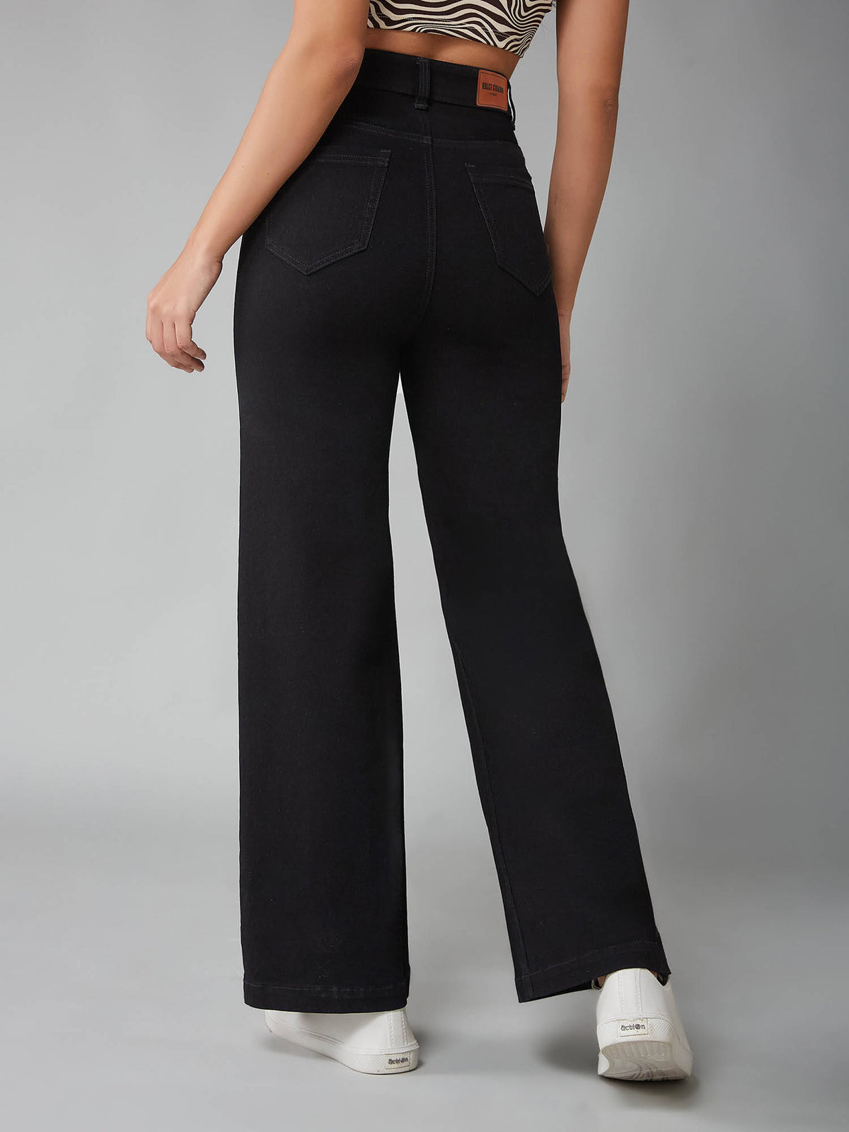 Women's Black Solid Regular Fit Jeans | ST23 - view 4