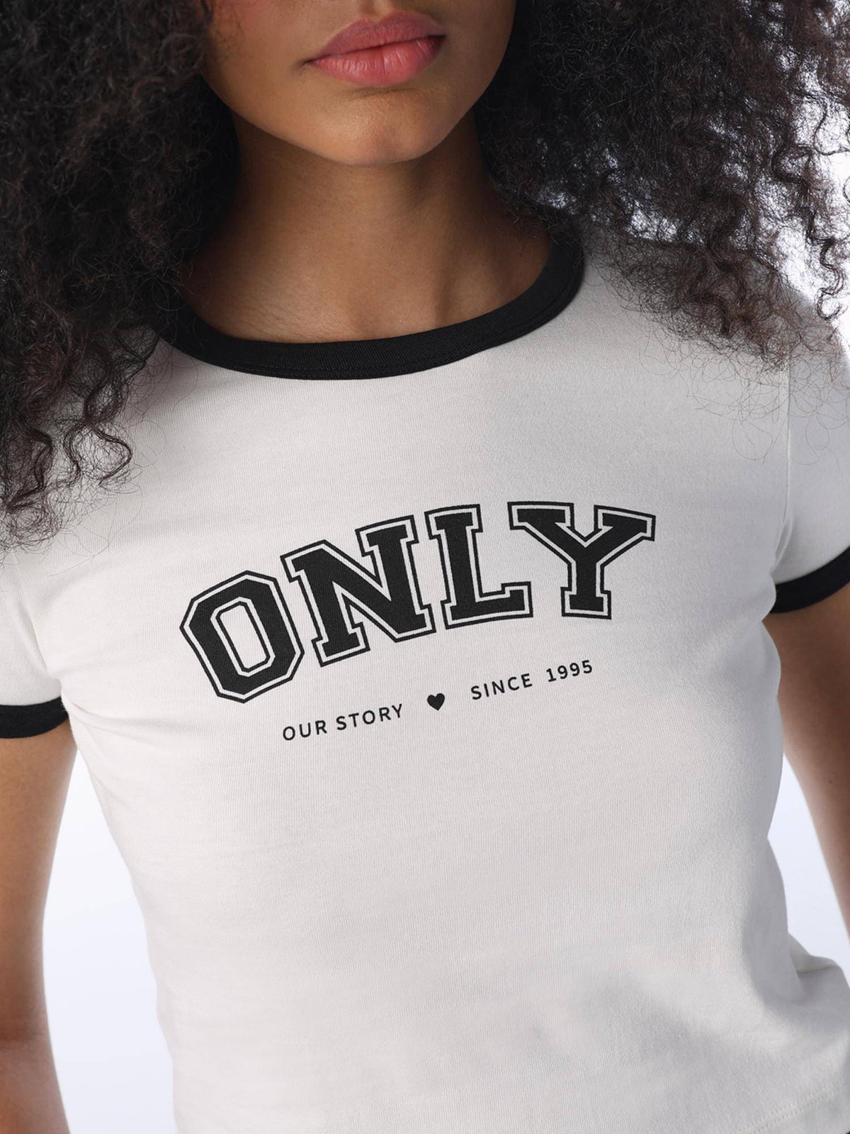 Women White Cotton T-Shirt | O24 - view 4