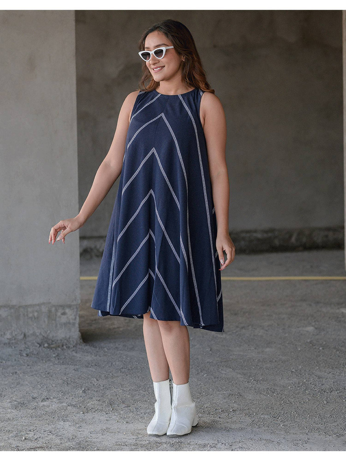 Women Starry Blue Cotton Weave Dress | D56 - view 4