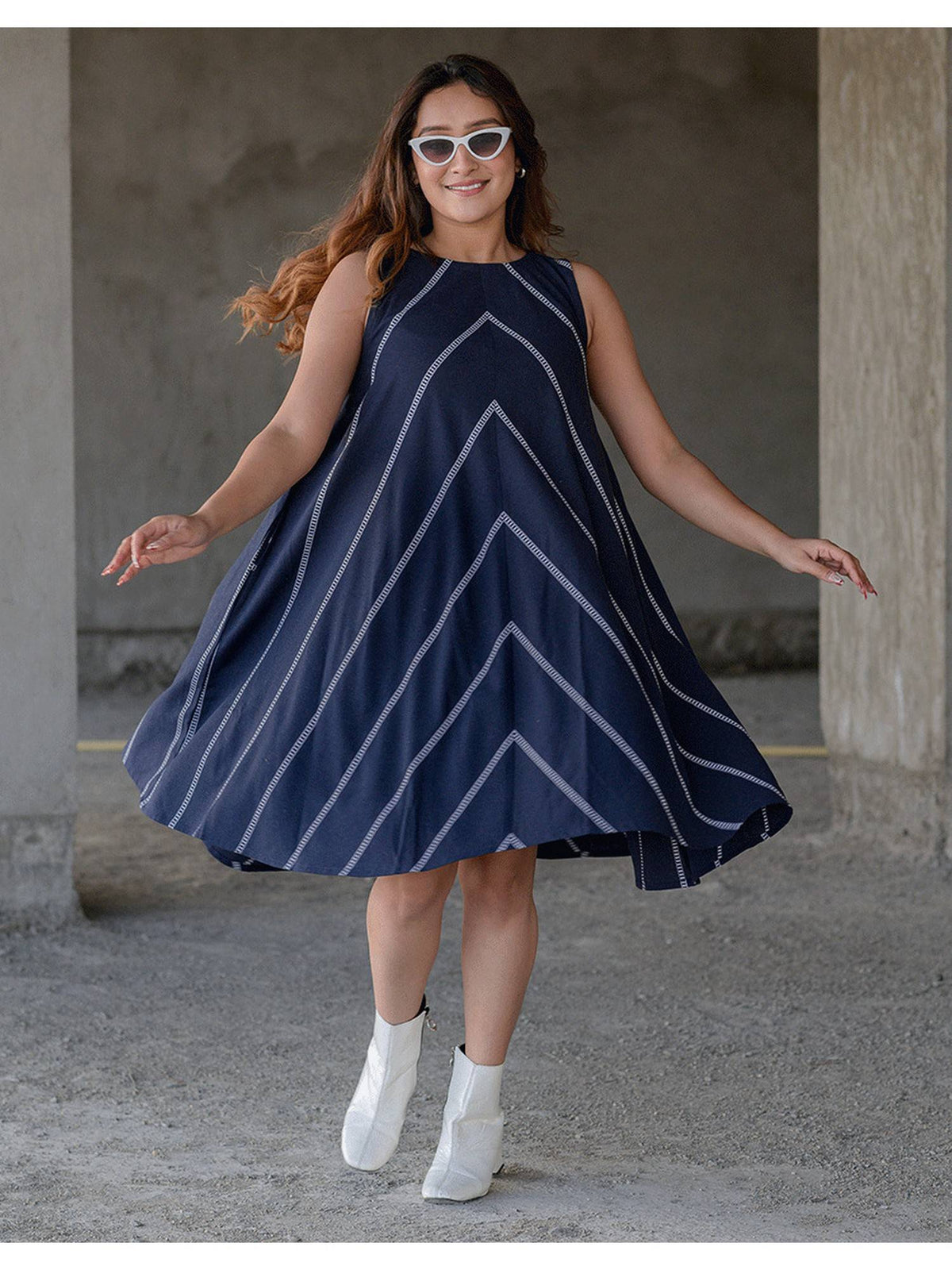 Women Starry Blue Cotton Weave Dress | D56 - view 5