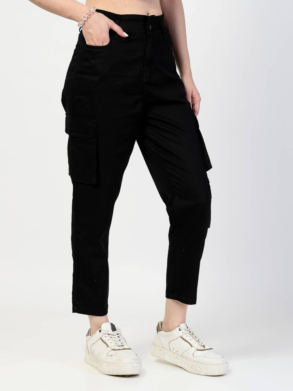 Black Relaxed Fit Cargo Jeans | BG78 - view 4